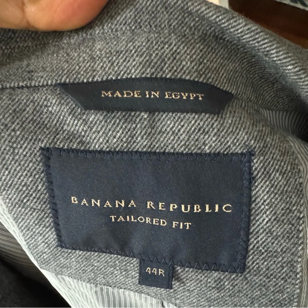 Banana Republic Mens Dark Grey‎ Herringbone Two Button Business Blazer Size 44R